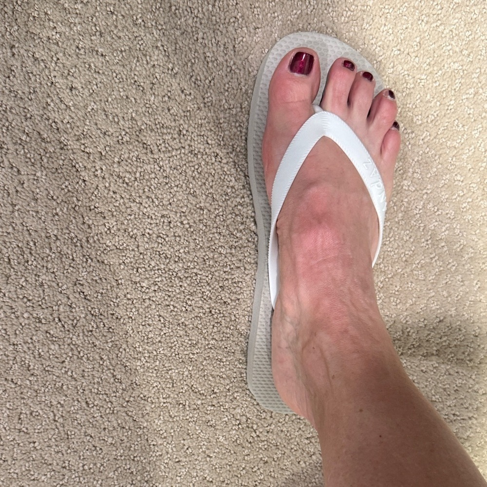 Andaz Grey Flip Flops with White Straps - Picture 4 of 4
